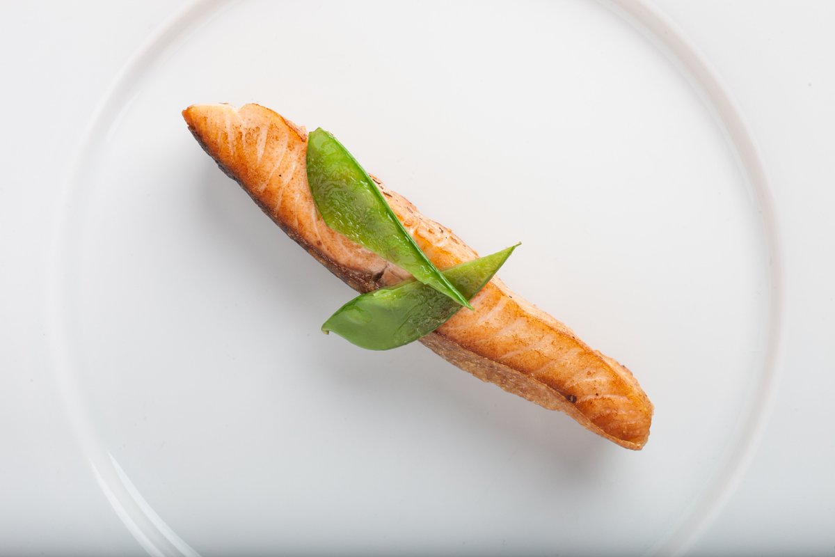 rootedresonance's tweet photo. Salmon is a brain-boosting superstar! Packed with omega-3 fatty acids, it supports cognitive function, memory, and mental clarity. 🧠 Plus, it's delicious! https://t.co/EF214BmgzY