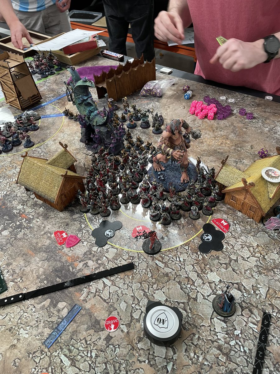 Had a great time at Fall to Darkness this weekend. Great organisation from @JBedfordstraw. Would recommend! Thanks for five close, fun games against Luke Ridsdill Smith, David Clarkson, <a href="/elfordminis/">Adam</a>, Izabella Moore, and Danny Banks! Thanks to <a href="/sthlondonlegion/">South London Legion</a> and <a href="/PositiveVictim/">Darren Watson</a>
