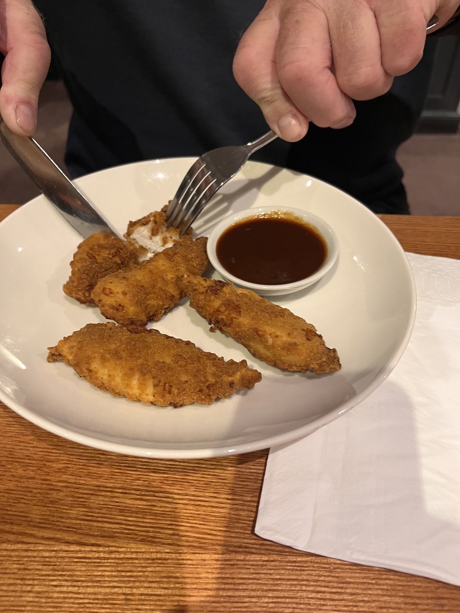 Chicken goujons for a starter… beautiful presentation 🫢 ⁦@beefeatergrill⁩
