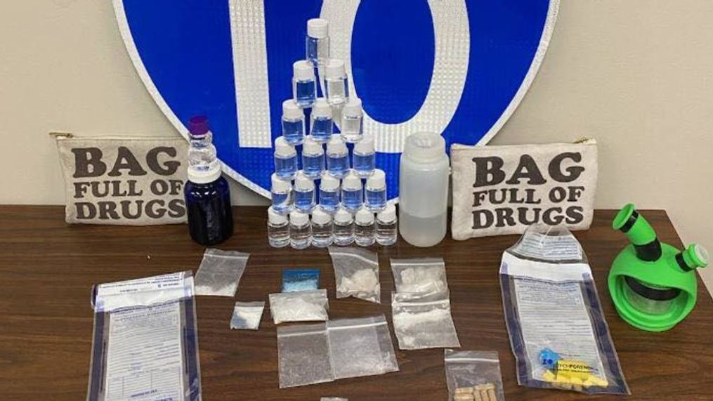 NowYouKnowDaily's tweet image. In 2020, two men were arrested in Florida while carrying bags full of drugs with the words 'Bag Full of Drugs' written on them.