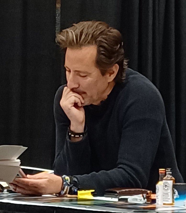 cusickgallery's tweet image. Oooh that man ❤️😍🥰
#henryiancusuck #dragoncon2023 @DragonCon