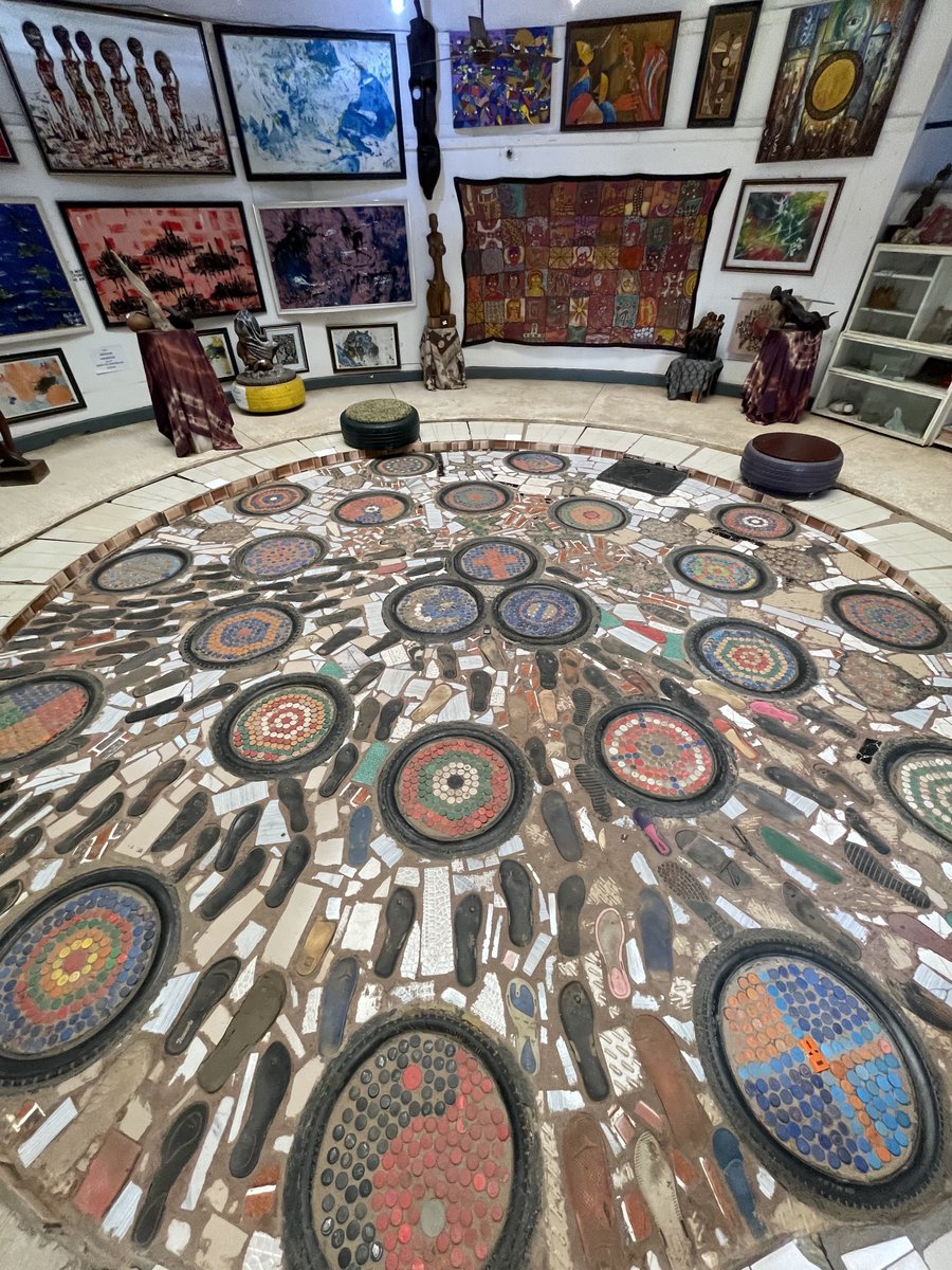 theprincelyx's tweet photo. If you’re in Ibadan and have sightseeing desires, please visit the gallery. It’s located at No 2, Ladoke Akintola Avenue, Off Aare Avenue, New Bodija, Ibadan. https://t.co/L6hS4wa07n