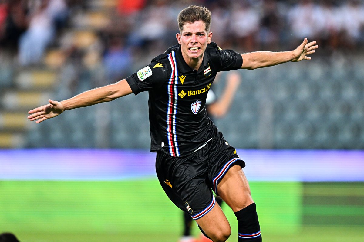 Sampdorianos's tweet photo. Estanis Pedrola 🇪🇸 appreciation post
😍
🔵⚪🔴⚫⚪🔵
📸 Sampdoria https://t.co/1qNjU5hvee