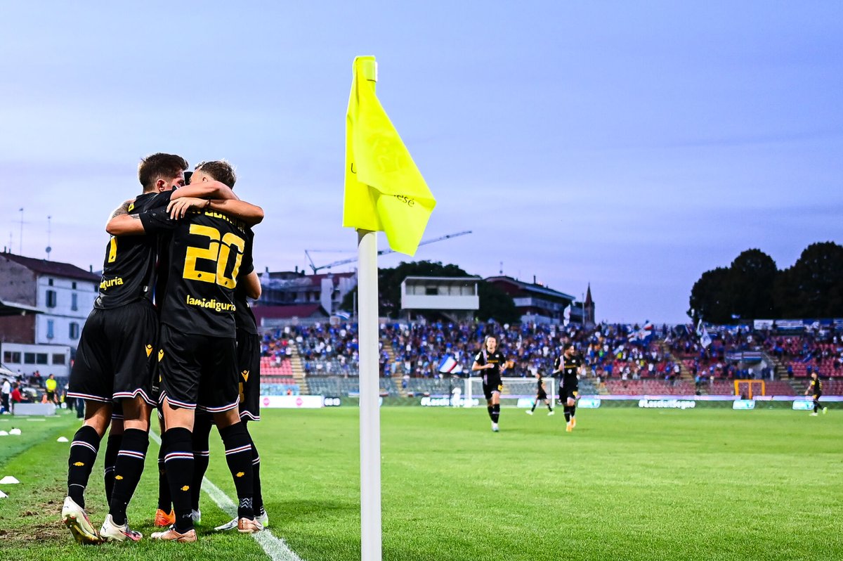 Sampdorianos's tweet photo. Estanis Pedrola 🇪🇸 appreciation post
😍
🔵⚪🔴⚫⚪🔵
📸 Sampdoria https://t.co/1qNjU5hvee