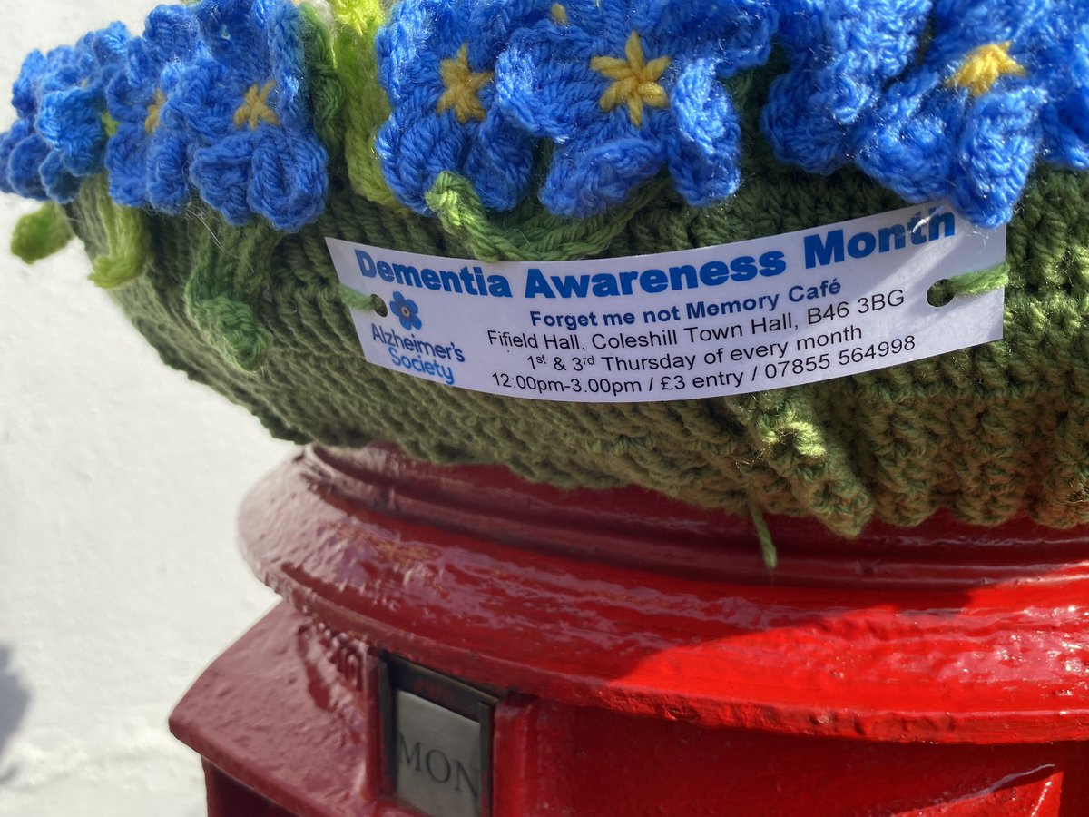 TwinRiversWI's tweet photo. Another amazing topper put out today in #Coleshill celebrating #DementiaAwareness month - we have some very talented ladies! https://t.co/leZRNqzszR