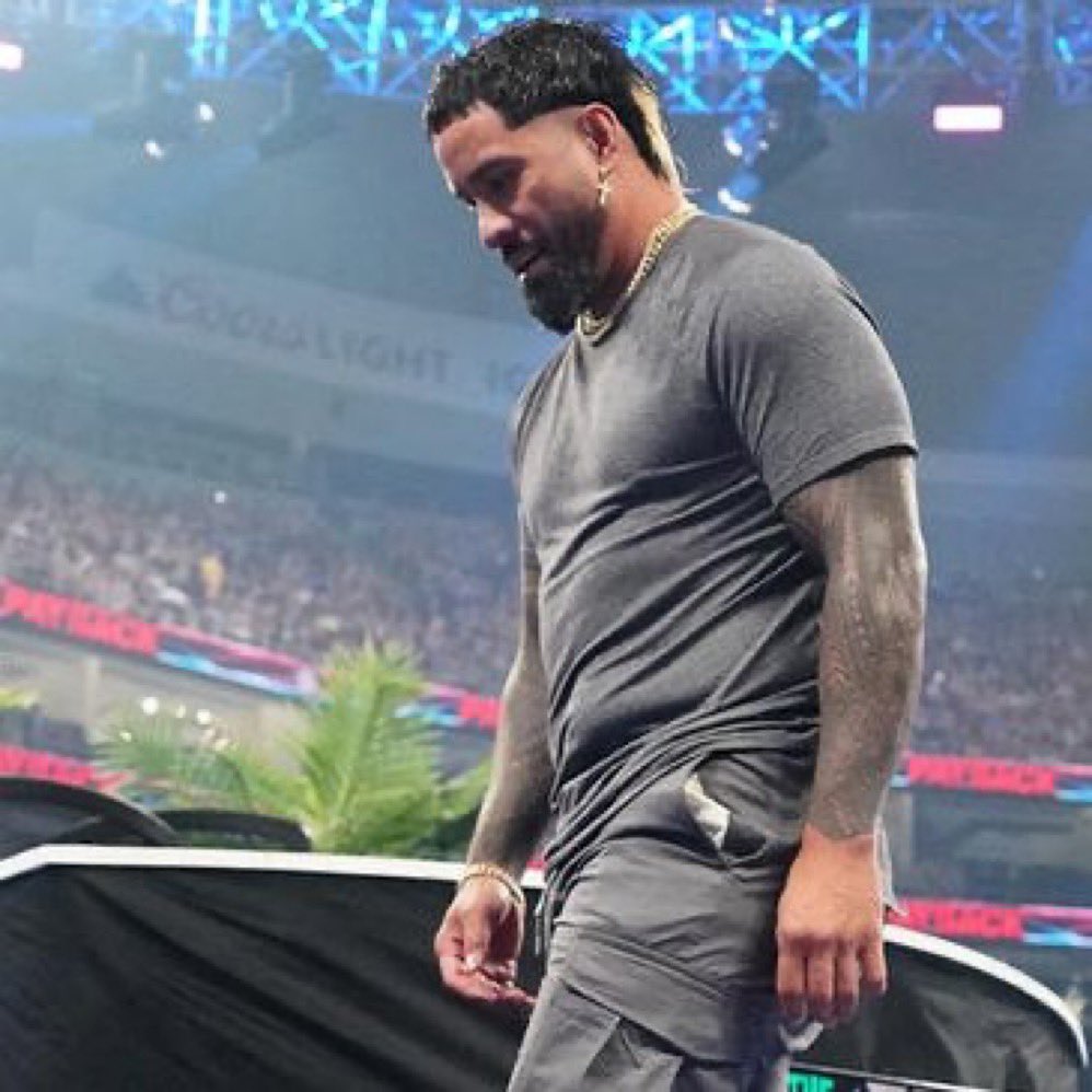 _PWChronicle's tweet photo. WWE will most likely have Gunther become the longest reigning Intercontinental Champion of all-time, which is amazing. 

But I think that Jey Uso will be the one to dethrone him. 

Who do you think will dethrone Gunther? https://t.co/fSFpxfl87D