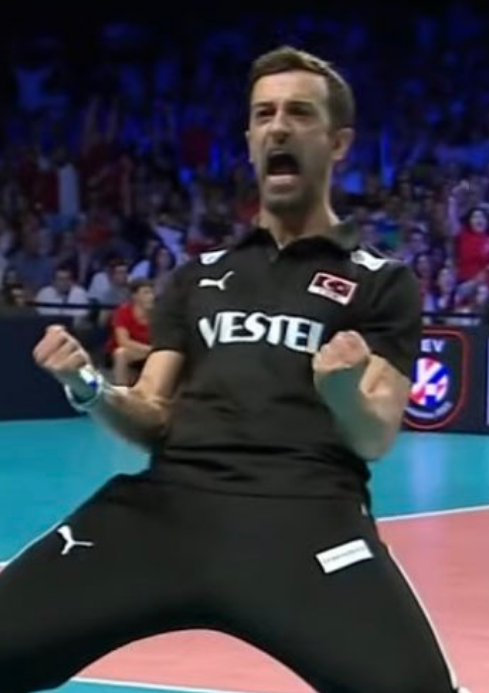 Cankodota's tweet photo. Helal size be helal, şampiyonlar!!!!!  #FileninSultanlari https://t.co/eApI16iNlP
