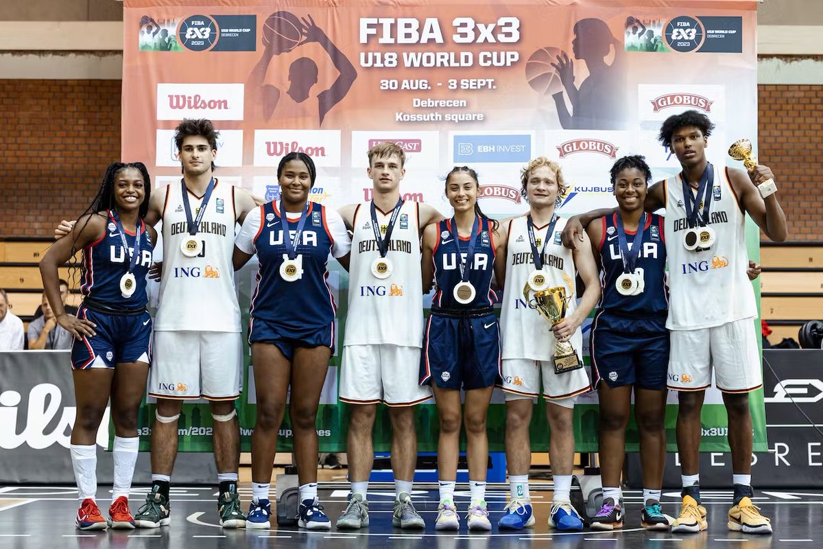 BBA_Ludwigsburg's tweet photo. Deutschland ist krass beim @FIBAWC? Auf jeden Fall! Noch krasser ist Deutschland nur bei der U18-@FIBA3x3 Weltmeisterschaft. Sebastian #Schwachhofer bringt eine 𝐆𝐨𝐥𝐝𝐦𝐞𝐝𝐚𝐢𝐥𝐥𝐞 mit nach Ludwigsburg. Der Mann ist soeben 𝐖𝐞𝐥𝐭𝐦𝐞𝐢𝐬𝐭𝐞𝐫 geworden! 💛🥰

📸: @FIBA. https://t.co/wOMQIRVSo3