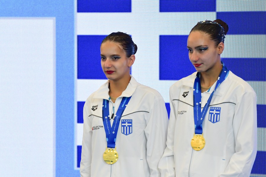 🥇 στο Ελεύθερο Ντουέτο του Παγκοσμίου πρωταθλήματος Καλλιτεχνικής Κολύμβησης Παίδων / Κορασίδων από τις καταπληκτικές Εστέλλα Καραμανίδου και Βασιλική Θάνου, αφήνοντας πίσω Ιαπωνία και ΗΠΑ. Συγχαρητήρια κορίτσια 👏👏👏 #TeamHellas 🇬🇷 #Synchronized #Gold