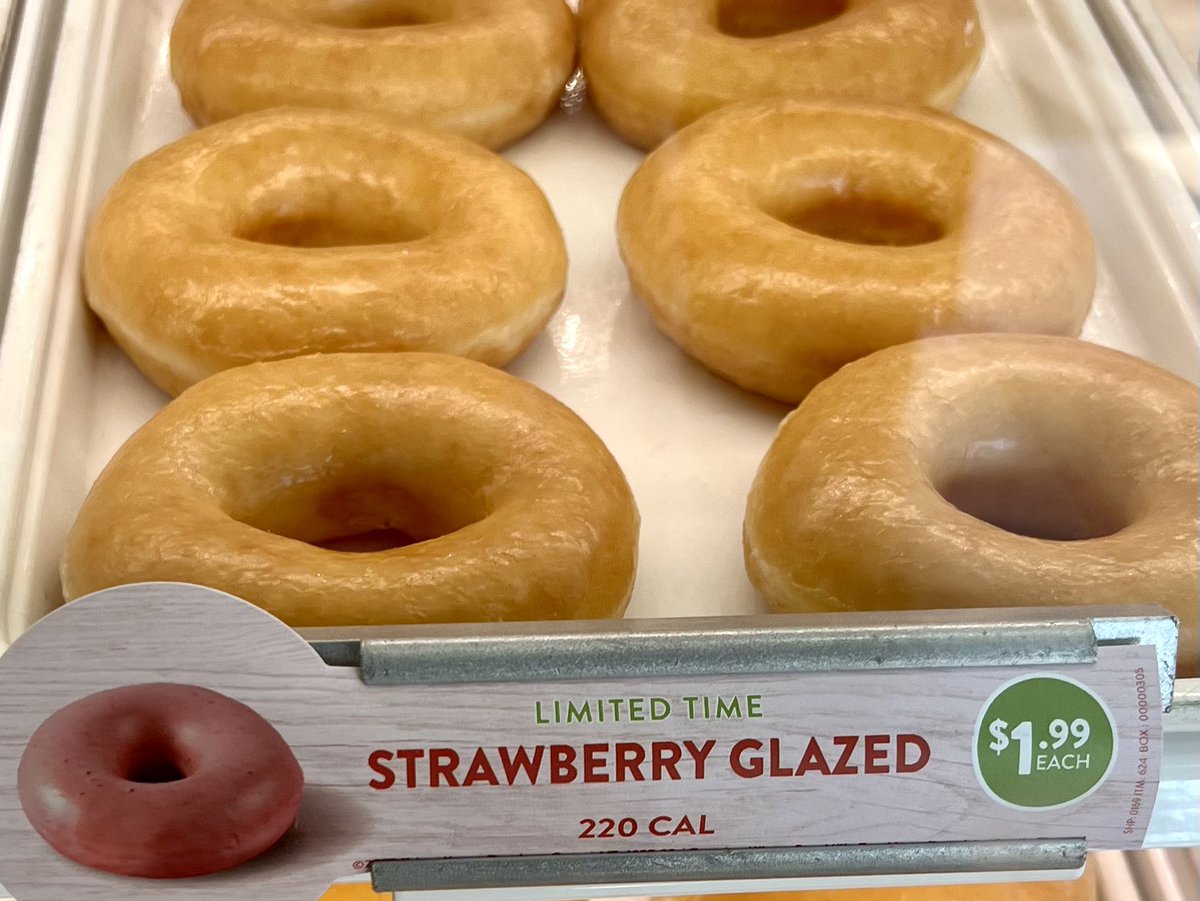 leecostic's tweet photo. @krispykreme Hey @krispykreme is it me or do these…not live up to the hype? 😵‍💫#berrymisleading https://t.co/dNj0D3ae9i