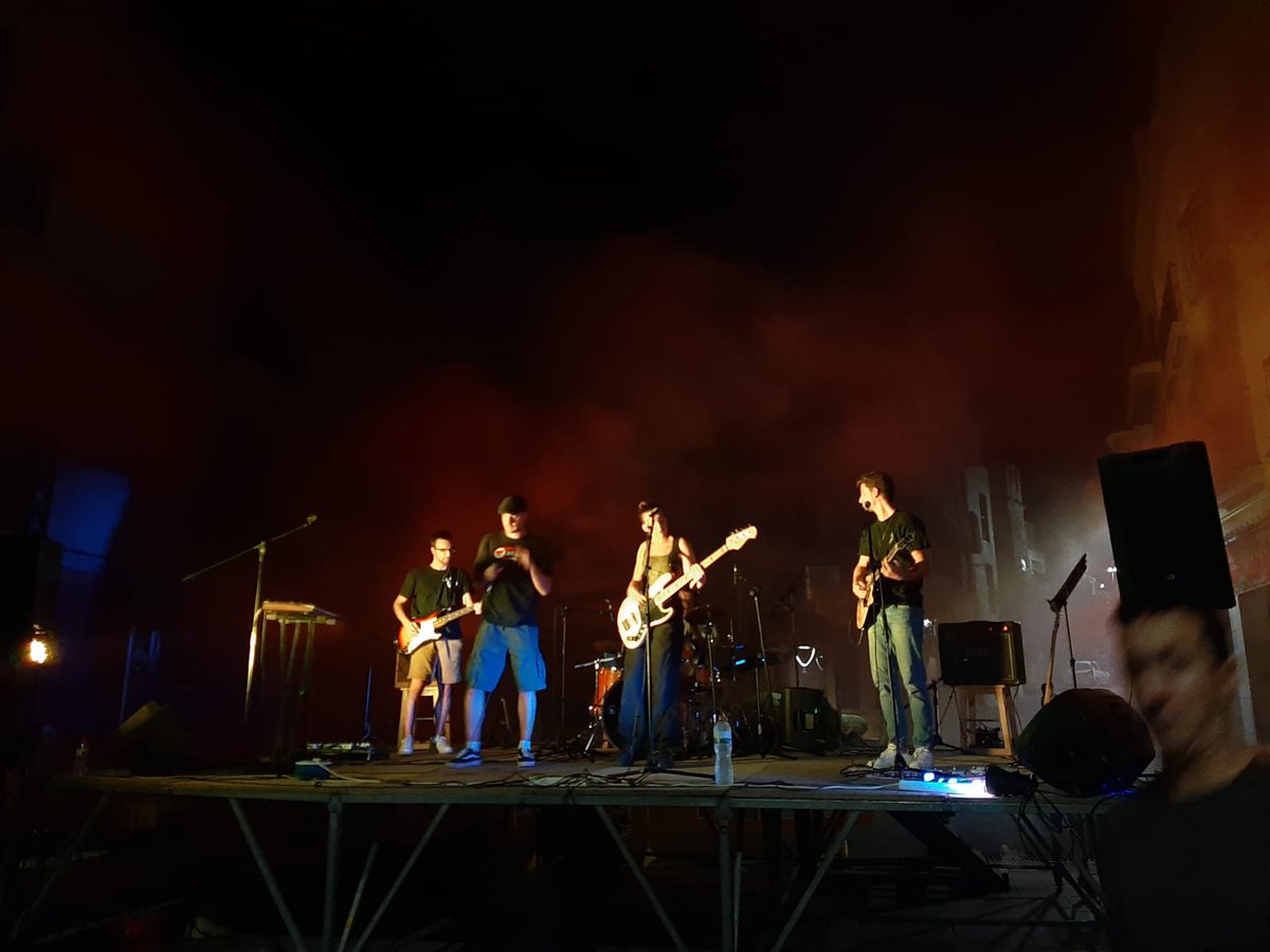 CPelCarras's tweet photo. 🌟 Èxit a la desena edició de les #FiFPopulars 

🎉 Moltíssimes gràcies a tothom qui ha passat als diversos actes que hem organitzat.

✊🏼 La lluita per una cultura alternativa, autogestionada i conscient a Sant Sadurní no s'acaba. Seguim! https://t.co/ItR9T4XDCj