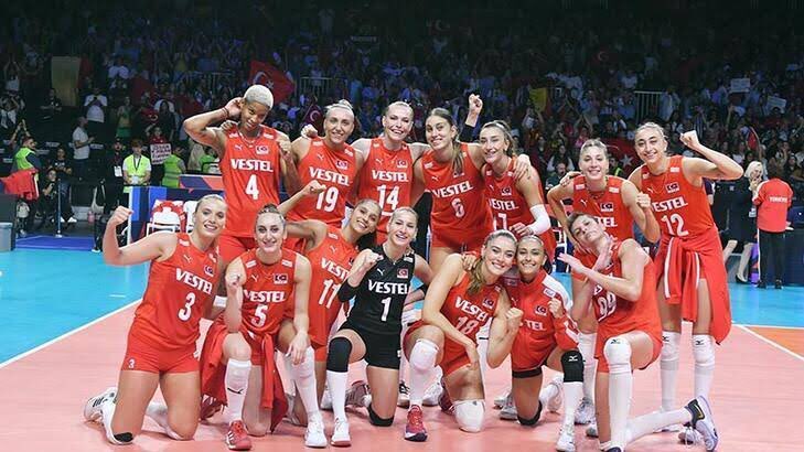 gencakkocasinan's tweet photo. 2023 CEV Kadınlar Avrupa Voleybol Şampiyonu #fileninsultanları 🏐

Kocasinan Gençlik Kolları olarak Şampiyon Türkiye A Milli Kadın Voleybol Takımımızı Tebrik Ediyoruz😊

#fileninsultanları #voleybol #millitakım #avrupa #şampiyon https://t.co/EBOSn46Ssc