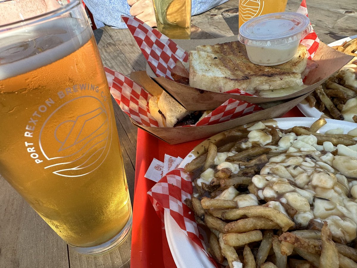 justbegemma's tweet photo. Hiking circuits and enjoying the earned carbs. #SkerwinkTrail #PortRexton π https://t.co/mglNDnhGSj