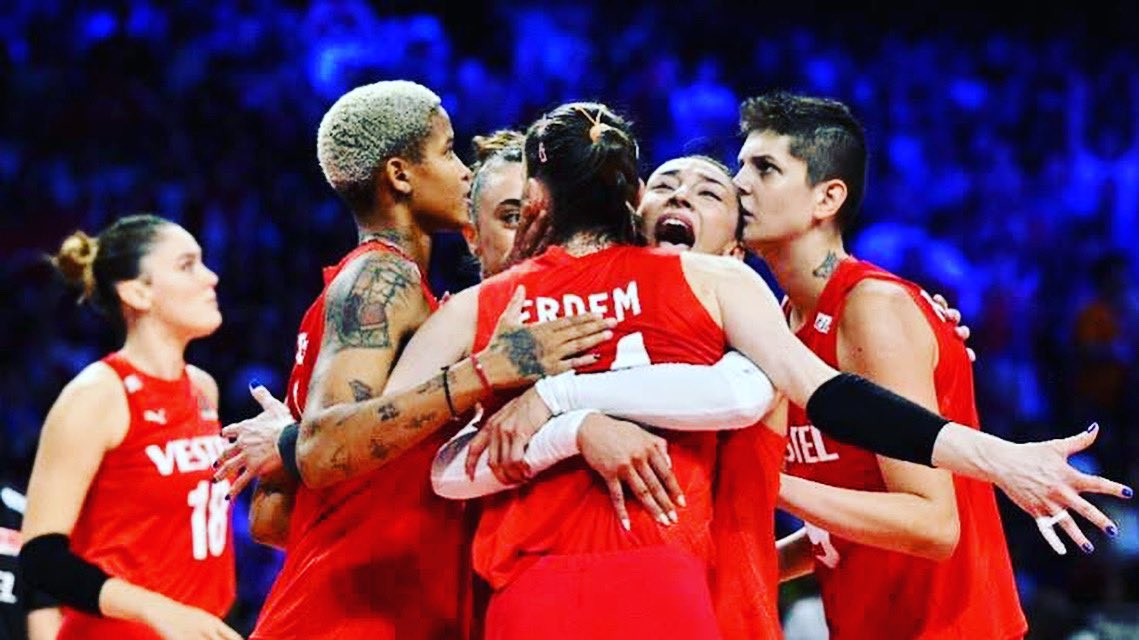 vertigomaxim's tweet photo. Avrupa Şampiyonu Türkiye! Helal olsun kızlar size!💯🇹🇷🥳 Boş yapan tüm denyolara inat sizden en güzel cevap bu! https://t.co/ajeXiXcqrq