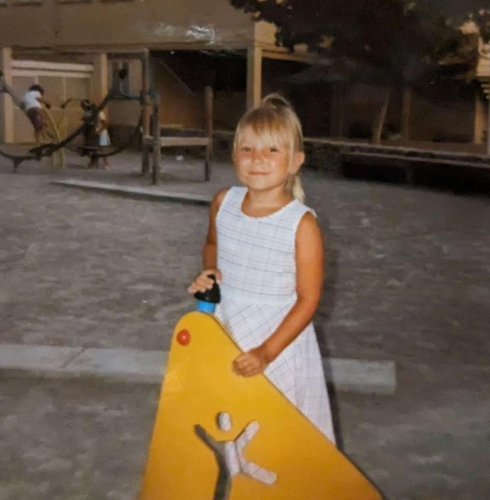 chestnutroan's tweet photo. HELP ME FIND MY LONG LOST AMERICAN BESTY....
This is a long shot...I don't remember your name but we used to play together on Palma Nova beach in Majorca around 2005-2006 (?) My name is Gabriella https://t.co/Bzn6uD8g81
