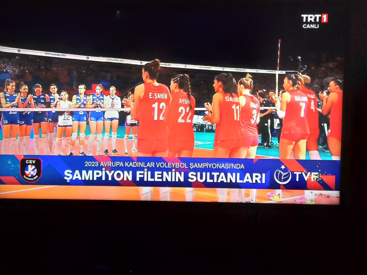 Helal olsun #FileninSultanlari zafer tüm Türk Ulusuna Kutlu olsun! Emeğinize sağlık kızlar!