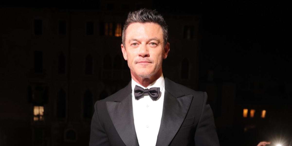 amfAR's tweet photo. Dressed to the nines but looking like a ten in their tux. 👀
#amfARVenezia #CureAIDS

Boman Martinez-Reid
Nicolò Beretta
@TheRealLukevans
📸: @gettyimages https://t.co/tBWOCjQ0SJ