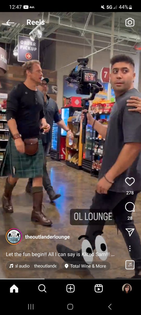 68raine's tweet photo. @donna_ledlow @SamHeughan @RealAlexNorouzi I just saw he wore a Kilt........He blubbering like a baby.  Stupid Covid, after 3 years of never contracting it, I missed my opportunity to meet him and Alex. https://t.co/NPFDiRbGWG