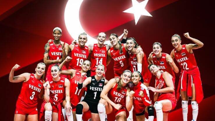 Yobaza vurur gibi vurdular topa ! #FileninSultanlar ı gurur duydum ❤️ #EuroVolley2023