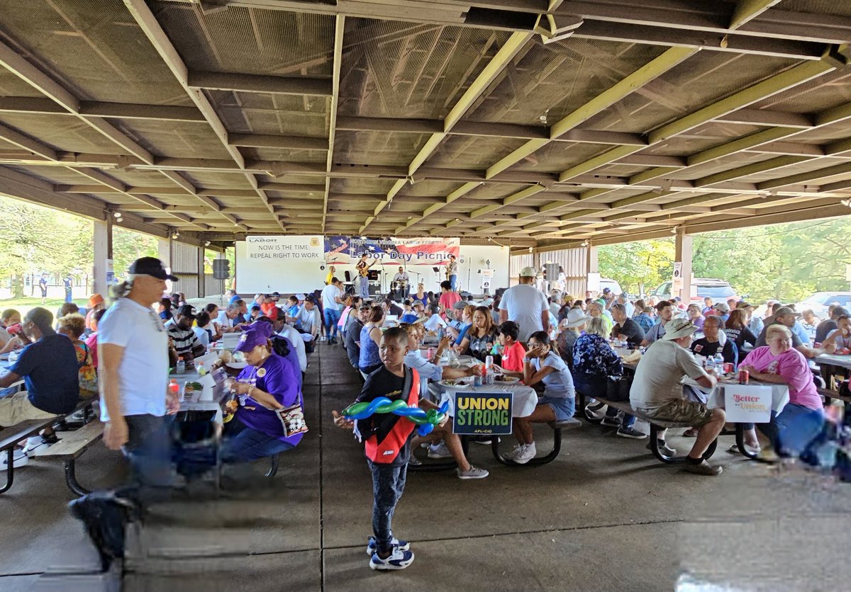 Chris_Roell's tweet photo. I am proud to represent my union @WorkersUnitedMA & Labor Council @DCLabor at today's @va_labor Annual Picnic! Great meeting @AFLCIO President @LizShuler & mingling with my union sisters & brothers! #unionstrong #unionpicnic #1u #unionproud #unionfamily #wunomatterwhat #wumarjb https://t.co/3tVG3o5Iwf