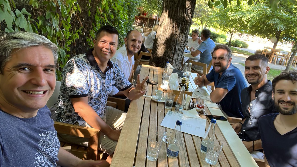 ZoltanPiroska's tweet photo. I've spent 2 weeks in Romania, catching up with family and friends after 2 years. 🫂

Never underestimate the importance of meeting and socialising in person whenever possible. It can't even be comparred to online zoom meetings. 👨‍💻 https://t.co/KcP9dlcjCh