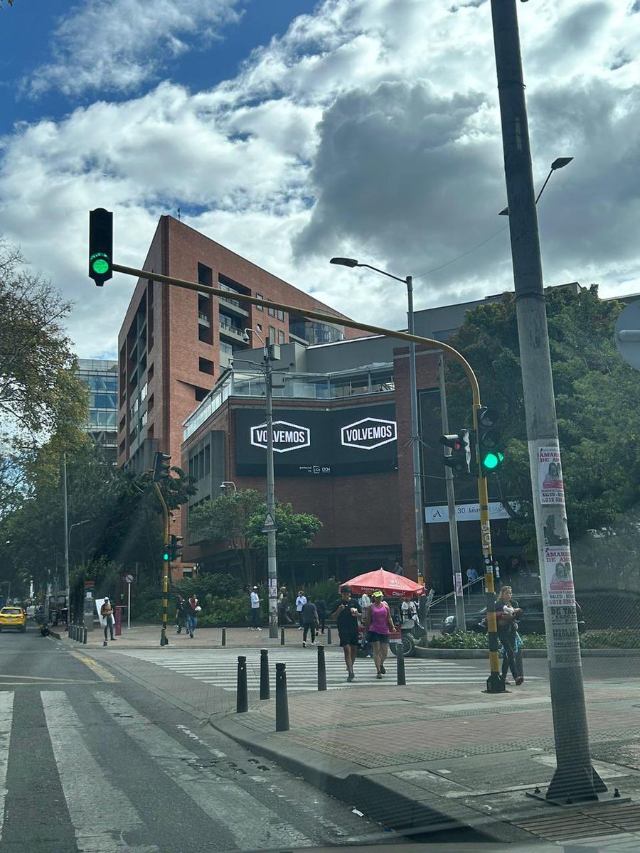 villaxmorat's tweet photo. MORAT VUELVE A LA CASA, SE VIENE EL ANUNCIO PARA COLOMBIA ESTOY LLORANDOOOO 😭🇨🇴 https://t.co/sujBcRUG42