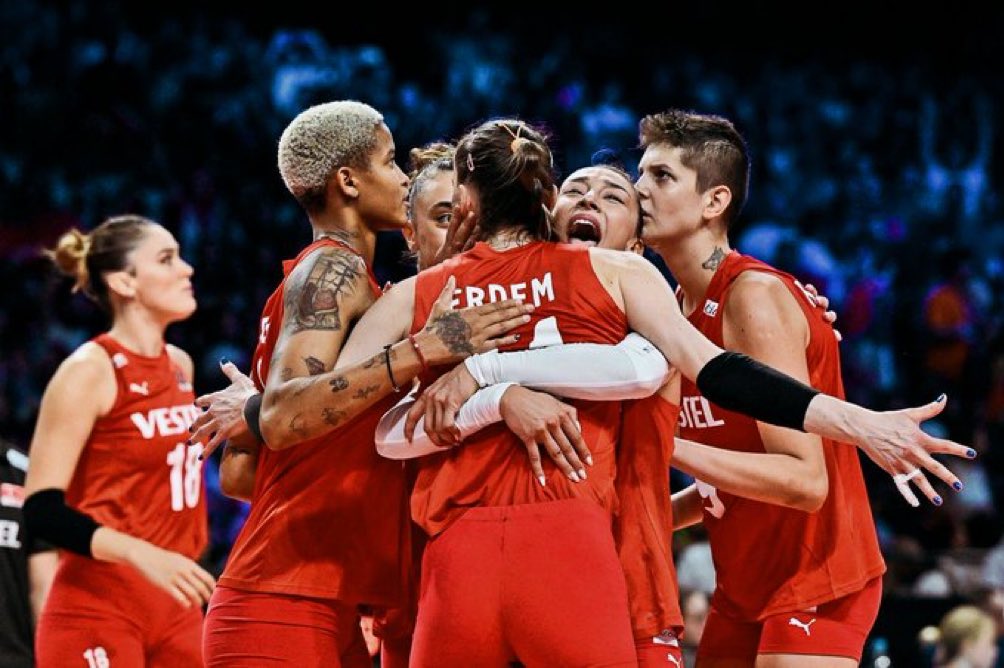 Cumhuriyetin 100. Yılında şampiyon #FileninSultanlari 🇹🇷