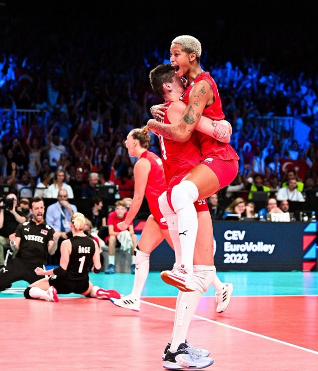 Kimseyi görmedik biz
Sizden daha güzel 🌟🫶🏻🙌🏻✌🏻💪🏻
#FileninSultanları