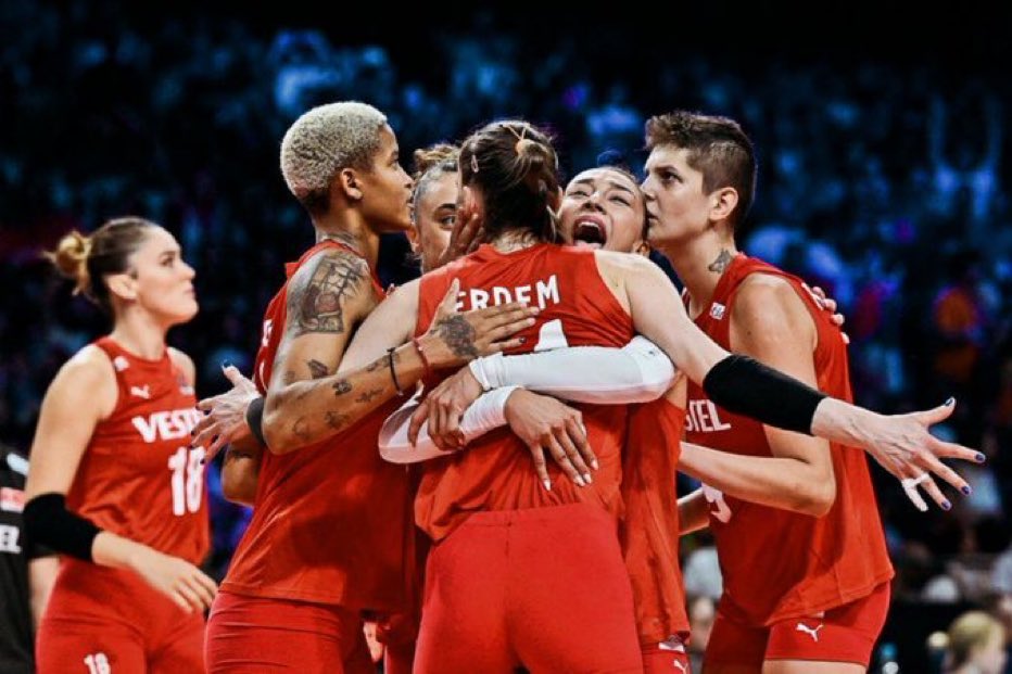 Sizlerle gurur duymayanlar zaten Türk değildir 👏👏👏🇹🇷🇹🇷🇹🇷