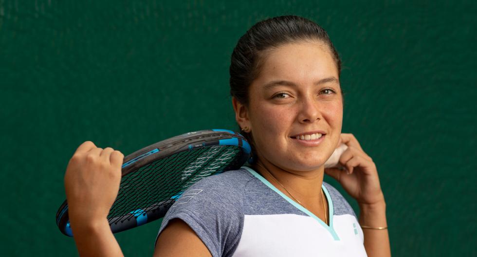 AFD7L's tweet photo. Lucciana Pérez se convirtió en la primera tenista de Perú en ganar un partido en el US Open Junior después de 42 años. La última peruana en hacerlo fue Laura Arraya en 1981. https://t.co/Zy5m4oNmlD