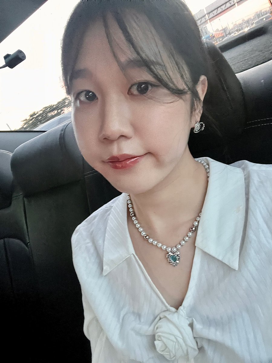 다내려놓고 아무생가없이 나아무도 모르는데서 푹쉬고싶다 
#시디
#러버
#트젠
#디엠
#맘눌뎀