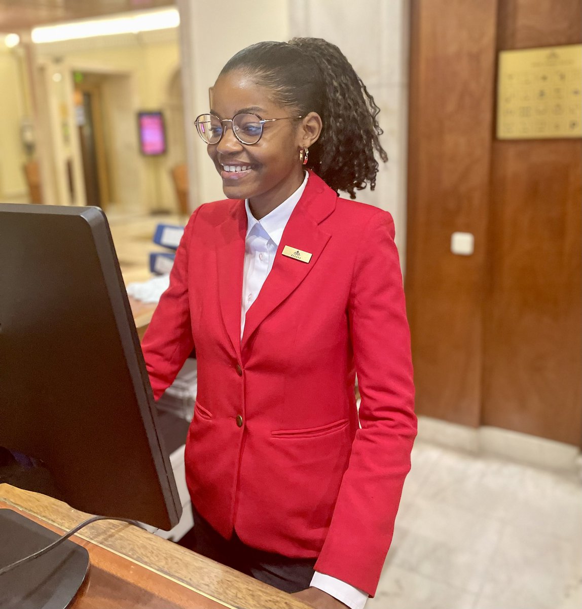 AvenidaPalace's tweet photo. Meet Eliana, always ready to welcoming you with a smile.

#hotelavenidapalace
#passionforservice
#bestofthebest https://t.co/PLWbzOsxDb