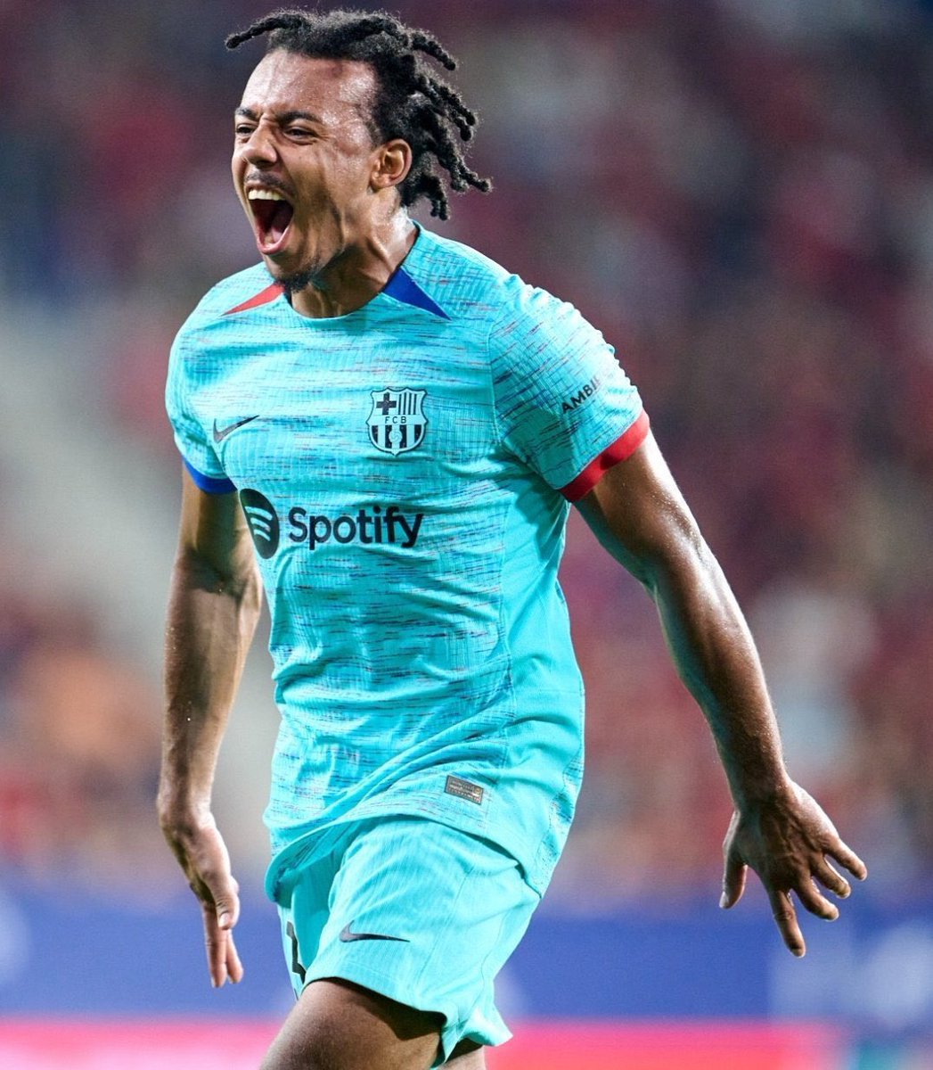 barcapassionat's tweet image. KOUNDÉ PATRON

📊Son match face à Osasuna :

⚽️1 but
▪️93% de passes réussies
▪️5/6 passes en profondeur
▪️7 dégagements
▪️2 interceptions
▪️2 tir bloqué
✅100% de duels au sol gagnés (5/5)
✅100% de dribbles réussis (3/3)
✅100% de tirs cadrés (2/2)
❌0 faute
❌0 dribble subi