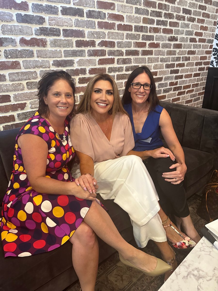 There is NO solo in success. 

No matter how much you would like to think you can achieve anything in life, I promise you that you can not get there on your own. Anything and everything one way or another involves people. 

#designinggenius #findyourpeople #peopleskills