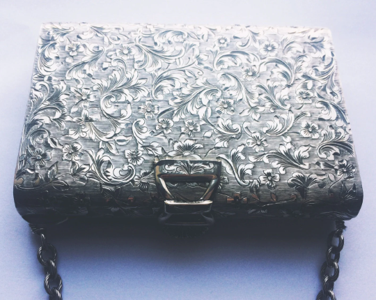 Vintagecompacts's tweet image. thevintagecompactshop.com/collections/me… #italian #Silver #vintagesilver #vintagehome #bridal #bridalgifts #giftsforher @Vintagecompacts