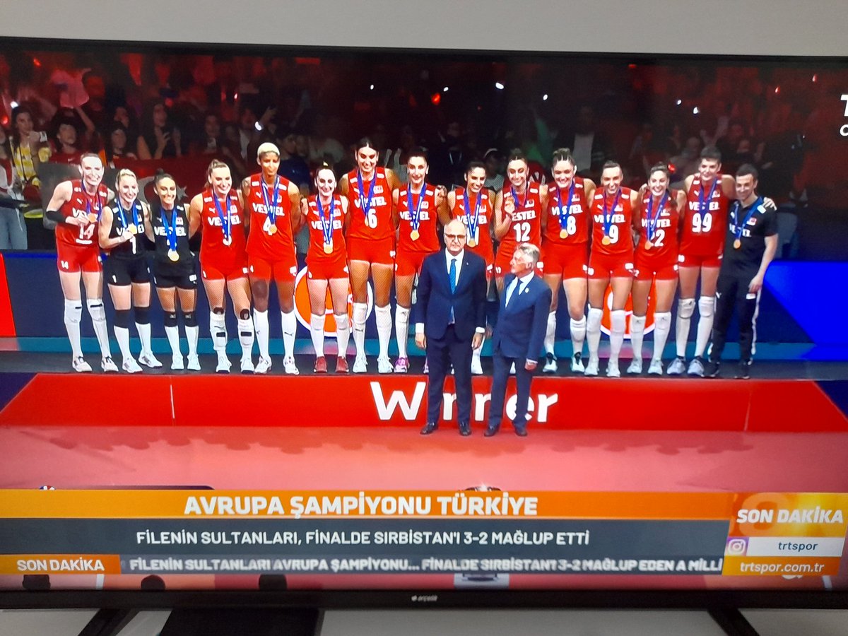 Ebrud00523976's tweet photo. Türk Kadınının GÜCÜ, ZAFERİ... #FileninSultanlari 💪🇹🇷🇹🇷 https://t.co/nmwbmoQwED
