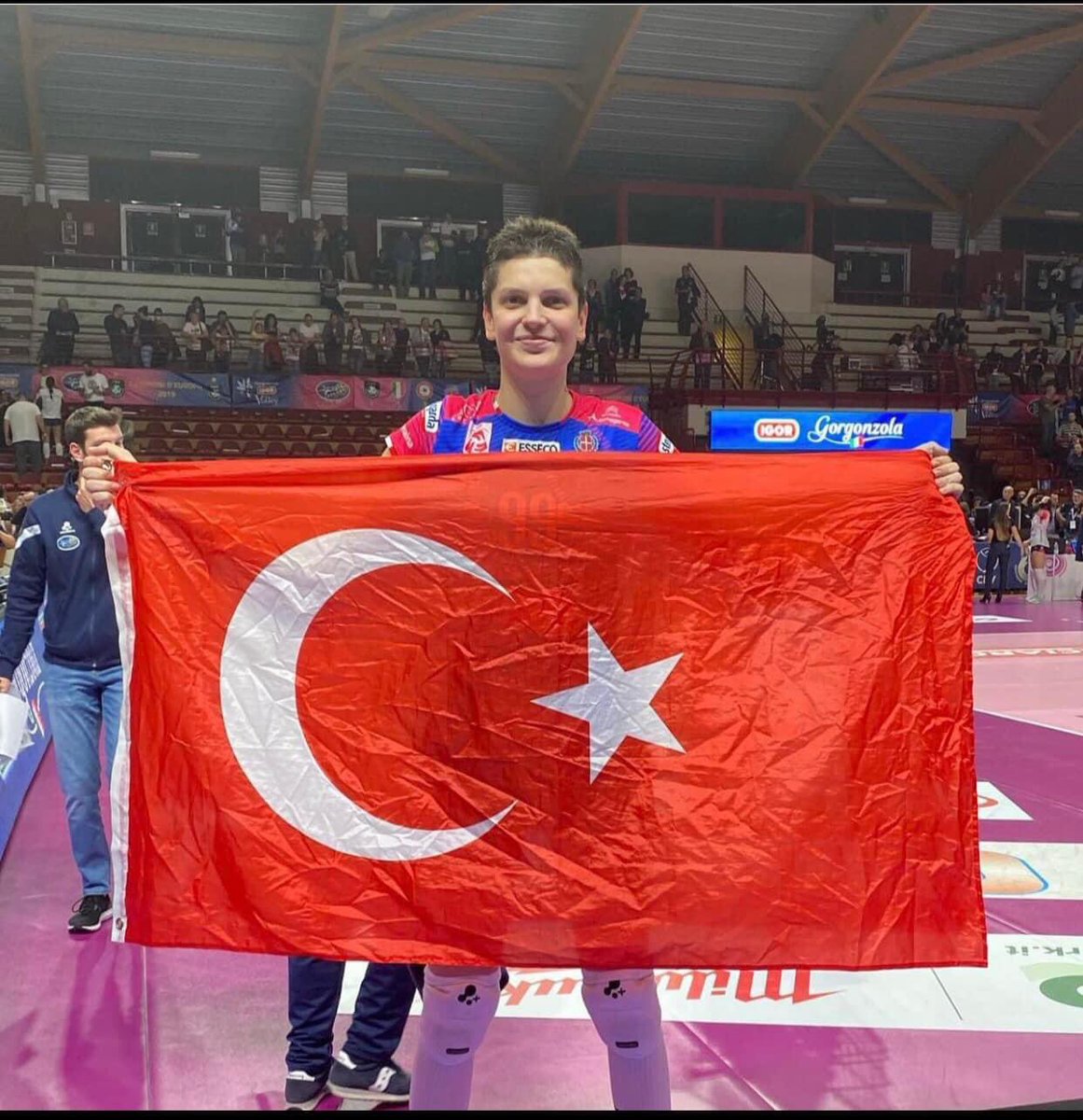 Vatanını En Çok Seven 
Görevini En İyi Yapandır,
<a href="/karakurtebrar18/">Ebrar Karakurt</a>