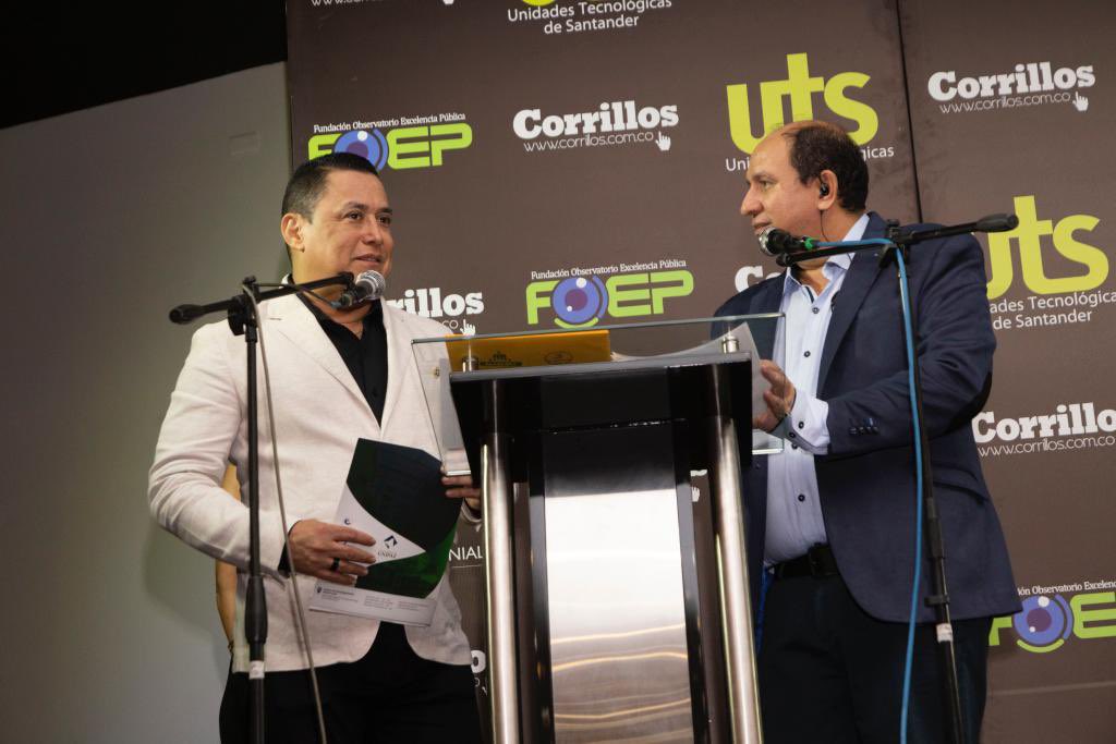 UNIPAZnoticias's tweet photo. #MarcaUNIPAZ | El #RectorUNIPAZ, asistió y participó como invitado a la premiación de la ceremonia “Alcaldes Eficientes 2023’ y Concejales Visibles 2023’ organizado por el medio de comunicación Corrillos. 

#UNIPAZAvanza https://t.co/6br3ypX5aI