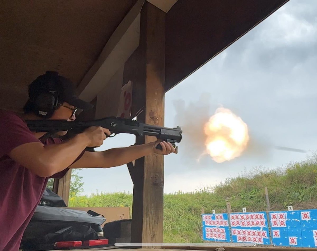 GunSilverdale's tweet photo. Long weekend means more time at the range!๐ฅ
#longweekend #comejoinus #targetshooting #muzzleflash #shotgunning #gunrange #labourdayweekend #familyfriendly #silverdalegunclub https://t.co/SiLtrCku4v
