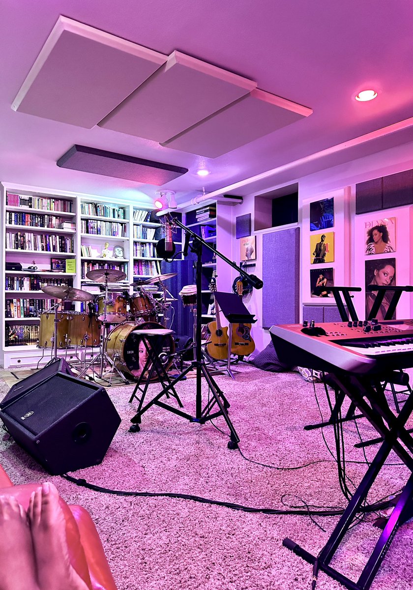 In my sanctuary and happy place 🤎 #songwriting #MaeveStudios #toes