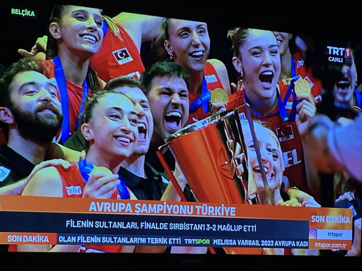 Tebrikler!… Türkiye 🇹🇷 ‘nin Uçan Altın Kızları!…Bu vatanın koca yürekli çalışkan, sportmen, disiplinli, rekabetçi, güzel evlatları!… Türk Dünya’sının idolleri!.. Ay Yıldız’ı göklerde taşıdınız!…Gururluyuz!…Varolun!.