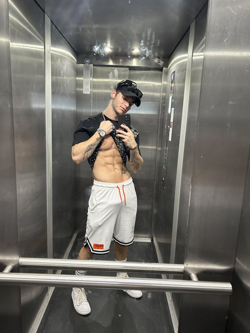 50% OFF ⬇️⬇️⬇️ https://t.co/QpgZ4VthXb https://t.co/SxhsTPrluF