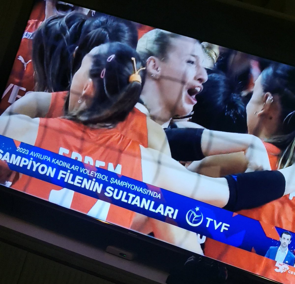 Tesekkurler kizlar🇹🇷🇹🇷 gururumuzsunuz ❤️❤️❤️