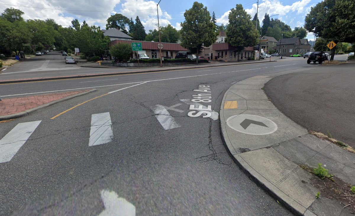 PSA: The merge from 99 onto the Ross Island Bridge is a  merge, not a stop or yield