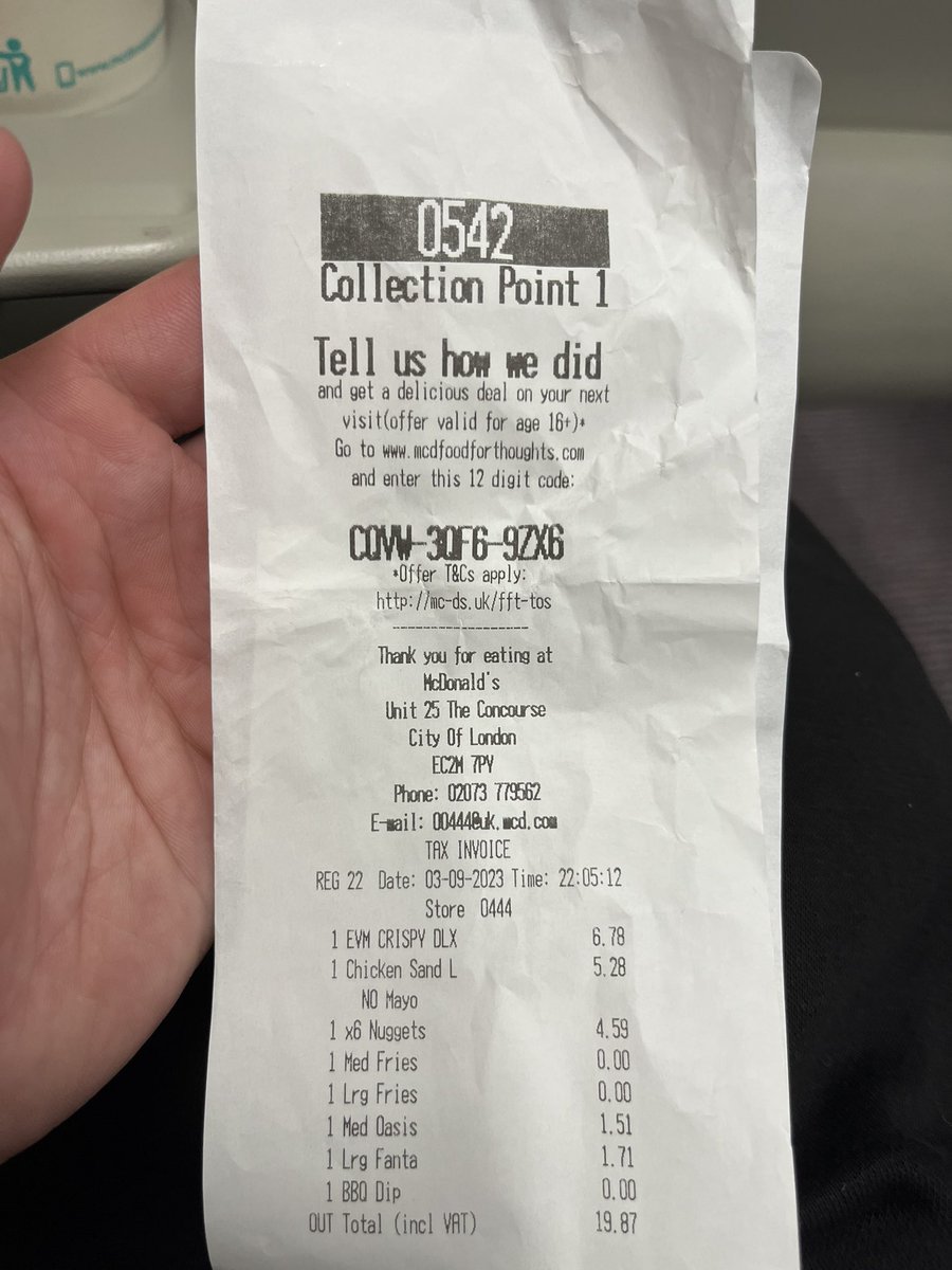 andylaff82's tweet photo. How to make someone with allergies very ill or worse…@McDonaldsUK when someone specifically requests that an ingredient be excluded from their food, it is absolutely imperative that the ingredient in question is excluded, especially when the packaging says that it is. https://t.co/S62I1NnA7b