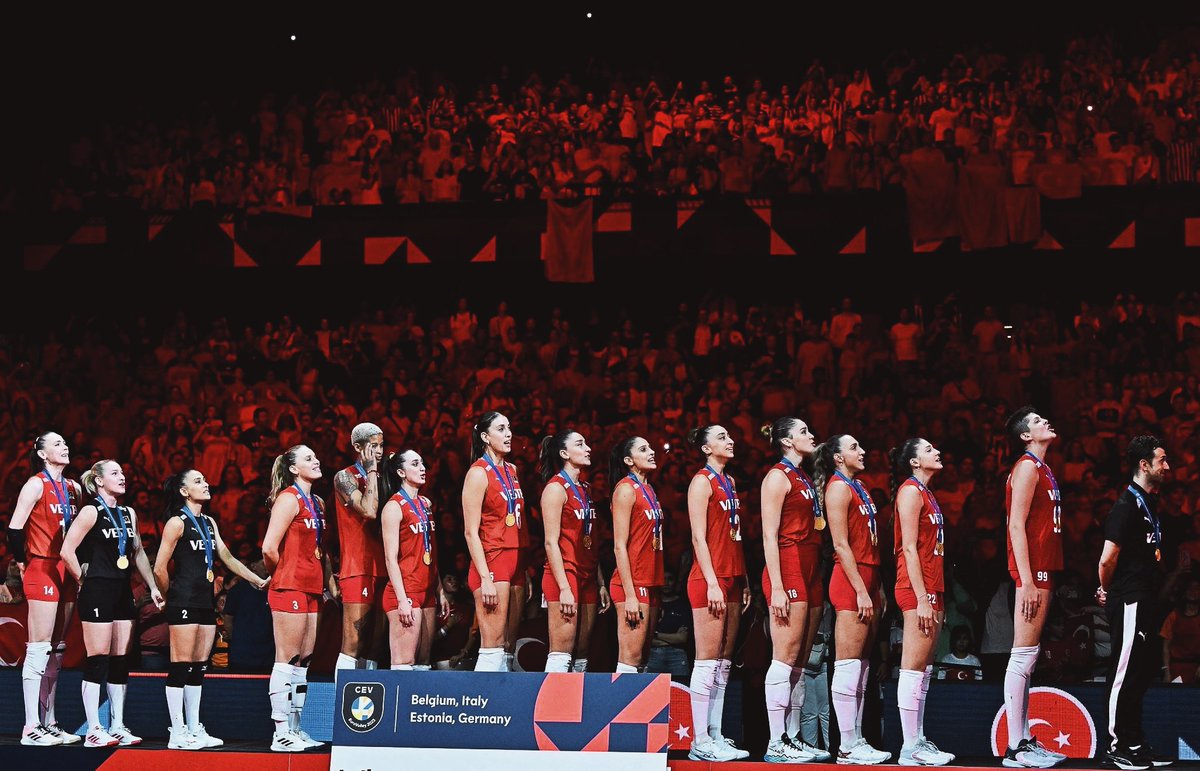 🇹🇷 Cumhuriyetin 100. yılında şampiyon Türk kadınları.