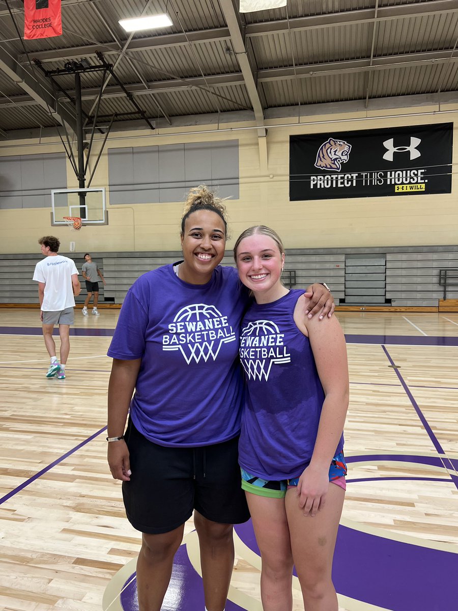 Ambria Ferkany tweet media