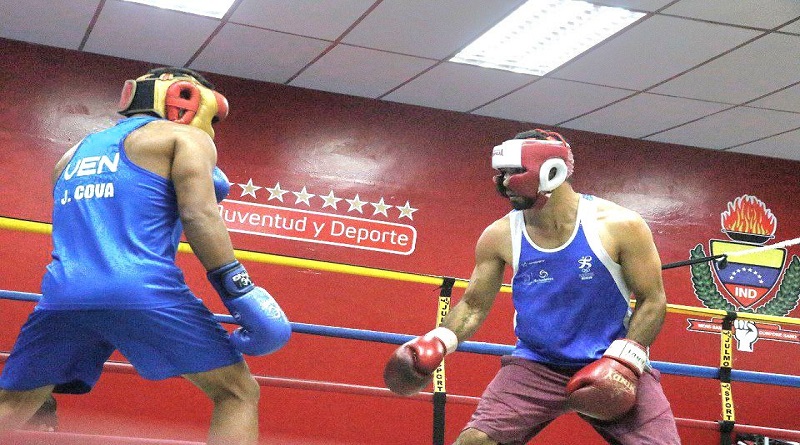 Colombia participa en campamento de entrenamiento de Boxeo en Caracas

#MaduroVamosPaLante

vtv.gob.ve/colombia-parti…