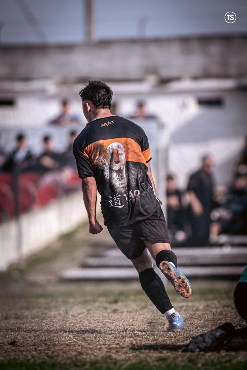 gonzaalez_21's tweet photo. Gol y dedicatoria pal viejo⚽️ https://t.co/0TYqWaIHbW
