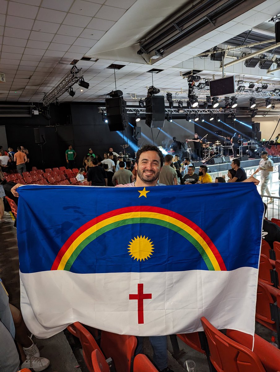 LeonardoBBaltar's tweet photo. Meu país Pernambuco no #BrazilianDay em Dublin https://t.co/WxNWCe9zzj